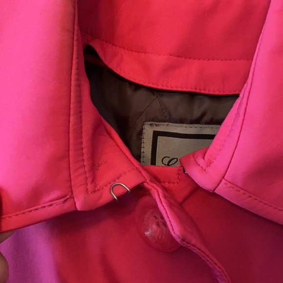 Adorable hot pink raincoat with removable lining - Picture 2 of 7